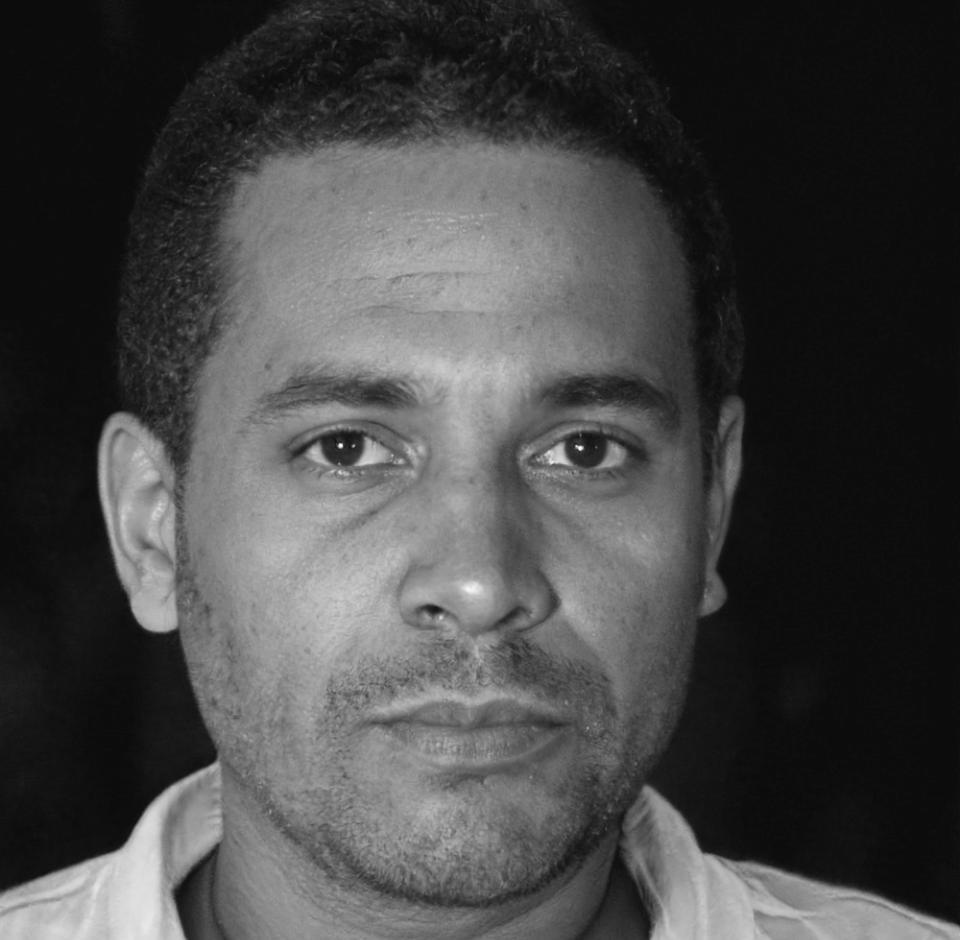 Retrato profesional de Crisanto Medina